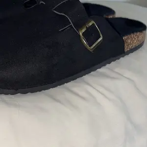 Men's Open Toe Half Slippers Soft Rubber Outdoor Shoes, Casual PU Leather Mules for All Seasons, Unisex Slip-On Flats