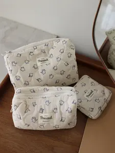 Portable Travel Storage Bag for Girls, Travel Essentials, Compact Makeup Bag, Cosmetic Pouch, Vanity Bag, Sanitary Pad Holder, Cute Cartoon Cat Design, Square Flat Body Pouch