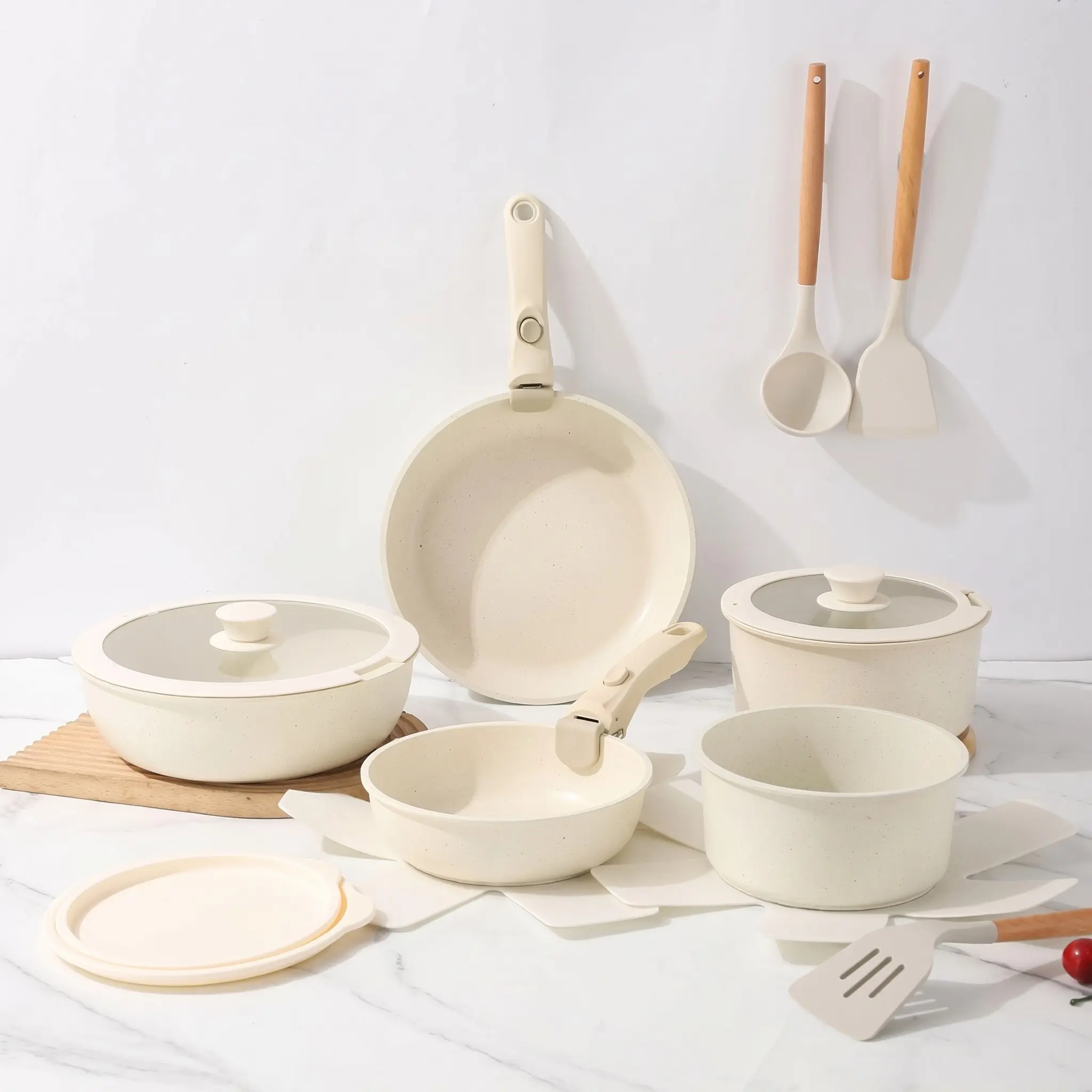 Non-Stick Stackable Cookware Set with Detachable Handles, Pots and Pans with Removable Handles, 12/15/17 Pieces, Suitable for Induction Stove and Oven