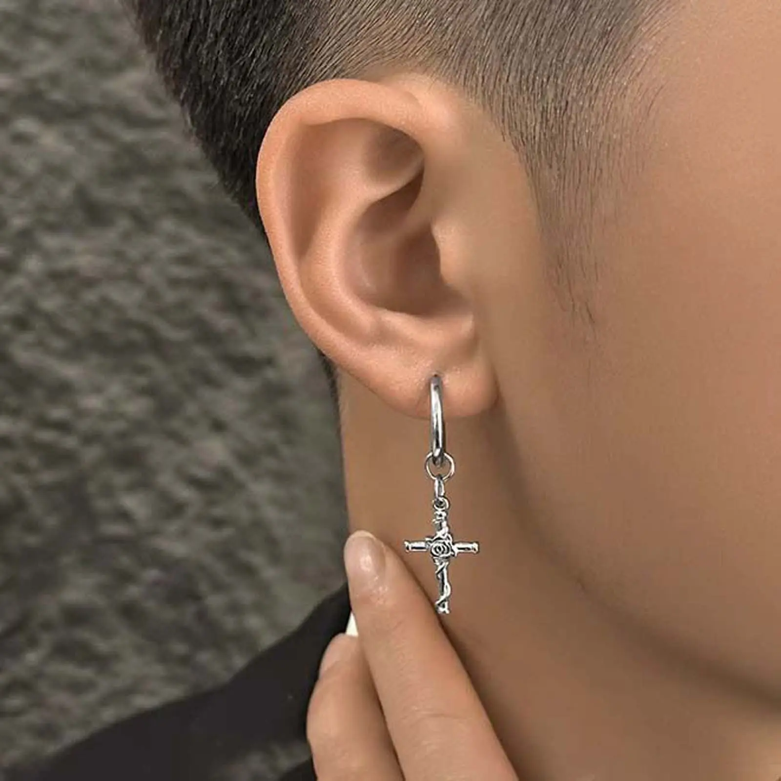 [Limited-Time Event] Edgy Black Cross Rose Niche Single Artificial Gemstone Stud Earrings, Artistic Fashion Accessory, Trendy Gift Item, Stud Earring Jewelry, Ear Studs