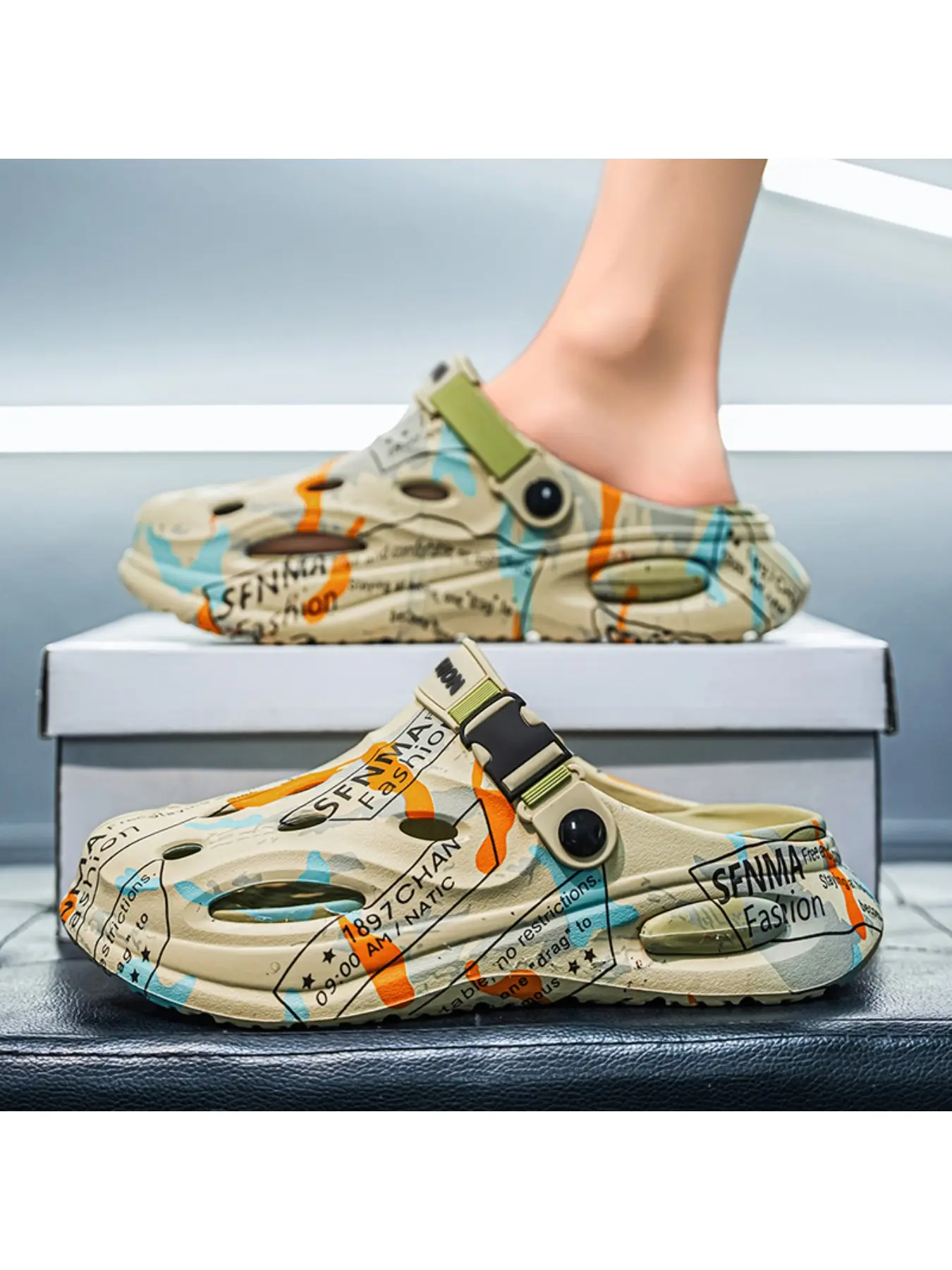 Fashion Colorblock Hole Shoes Unisex Summer Outdoor Slip-On Sandals Non-Slip Thick Sole Beach Slippers Suitable for Daily Wear Walking Shoes