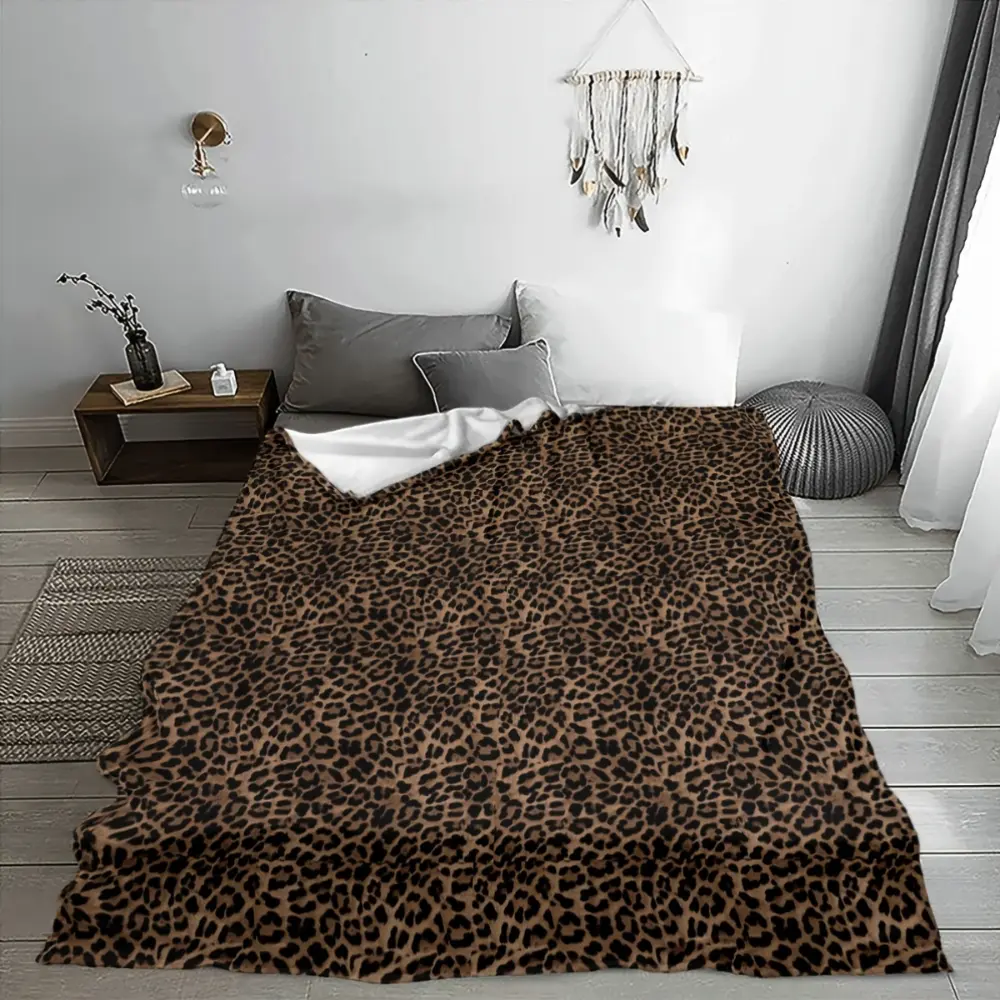 Leopard Print Blanket, Cheetah Print Throw Blanket, Soft Cozy Fleece Blanket for Couch Sofa Bed Bedroom Decor, Luxury Animal Print Home Decor Blanket, Wild Style Blanket Gift for Leopard Lovers