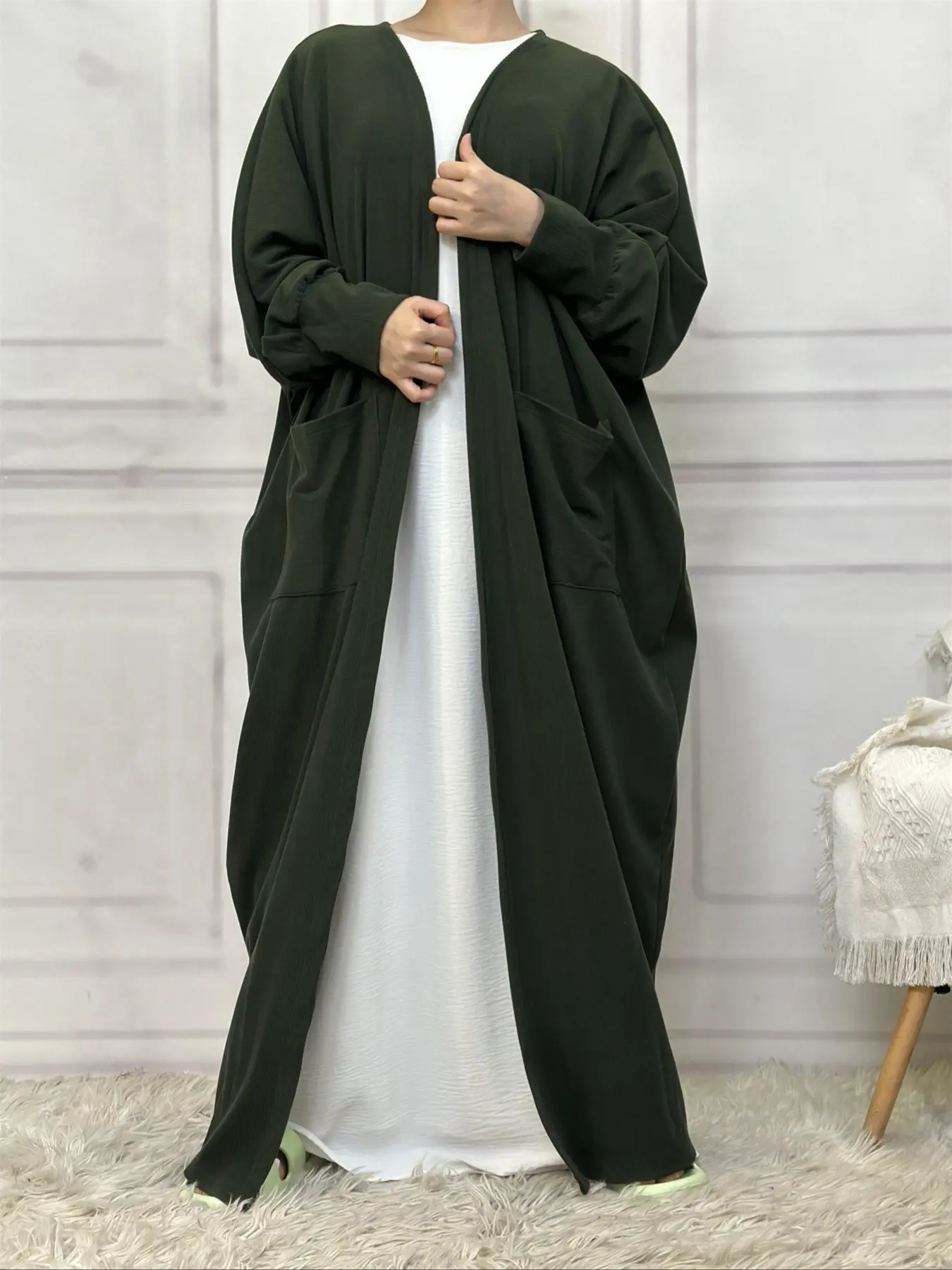 Fashion Modern Batwing Sleeve Muslim Loose abaya with Pockets, Casual Long Sleeve for Fall & Winter, Women's Stylish Clothing, Modesty Muslim Clothing, Modest Clothes, Loose Fit Abaya