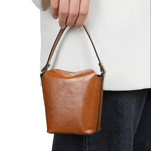 Vintage PU Leather Women's Coin Purse & Card Holder - High-End Niche Large-Capacity Bucket Clutch, Factory Wholesale, Spring-Style Outdoor Fun Women's Handbag