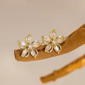 14K Gold/Rose Gold/White Gold Plated Five-Petal Flower CZ Earrings Sparkling Cubic Zirconia Stud Earrings For Women Bridal Bridesmaid Wedding Party Daily Wear Elegant Dainty Earrings Perfect Gift For Her Mother's Day Birthday Anniversary