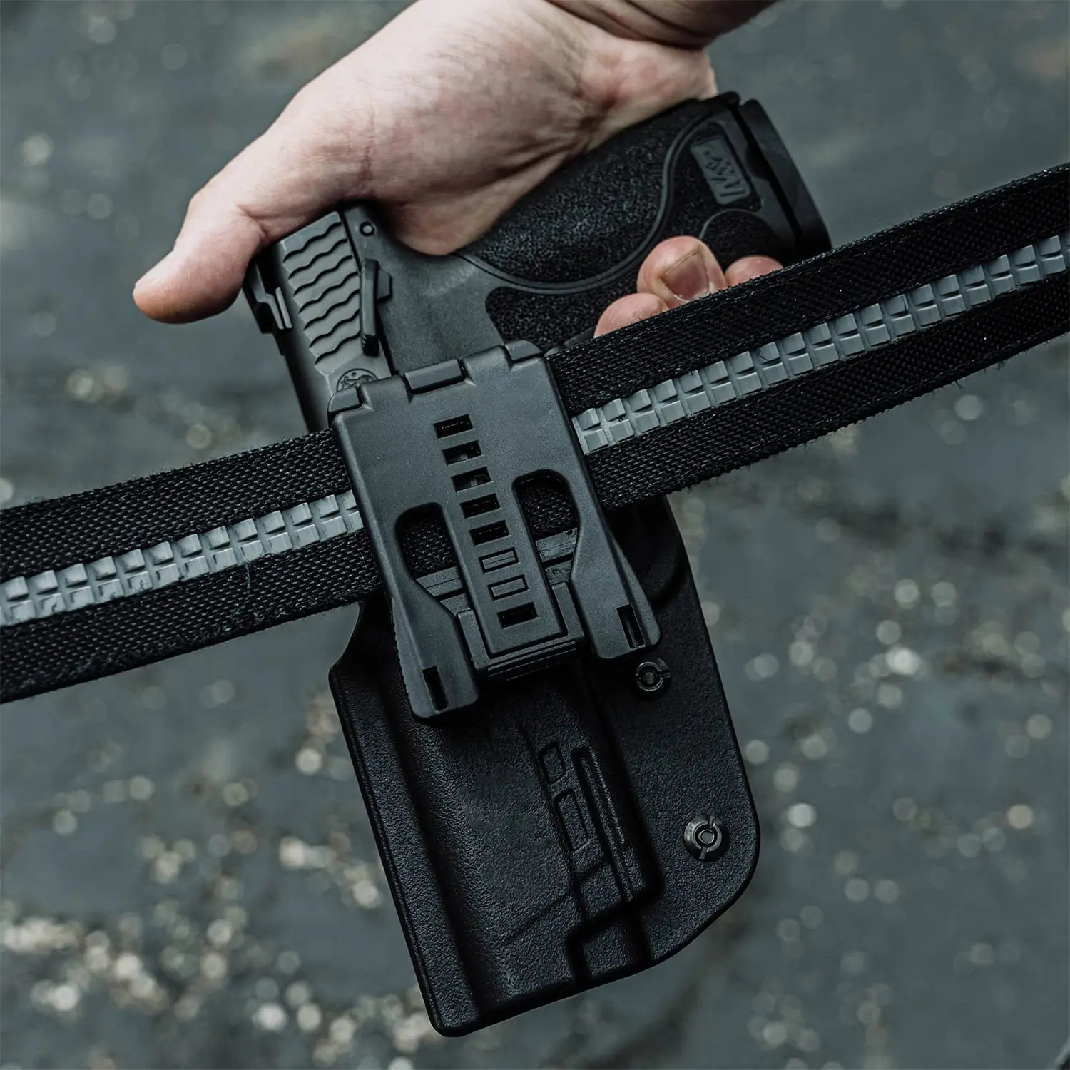 Universal outdoor tactical belt clip, quick-release holster clip. Suitable for magazine pouches and knife sheaths, holsters and EDC gear. Multi-purpose tactical belt clip and mounting system. Tactical Equipment