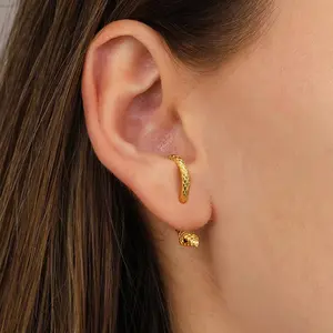 Snake-shaped earrings are stylish and exaggerated design, high-end niche animal multi-wear earrings