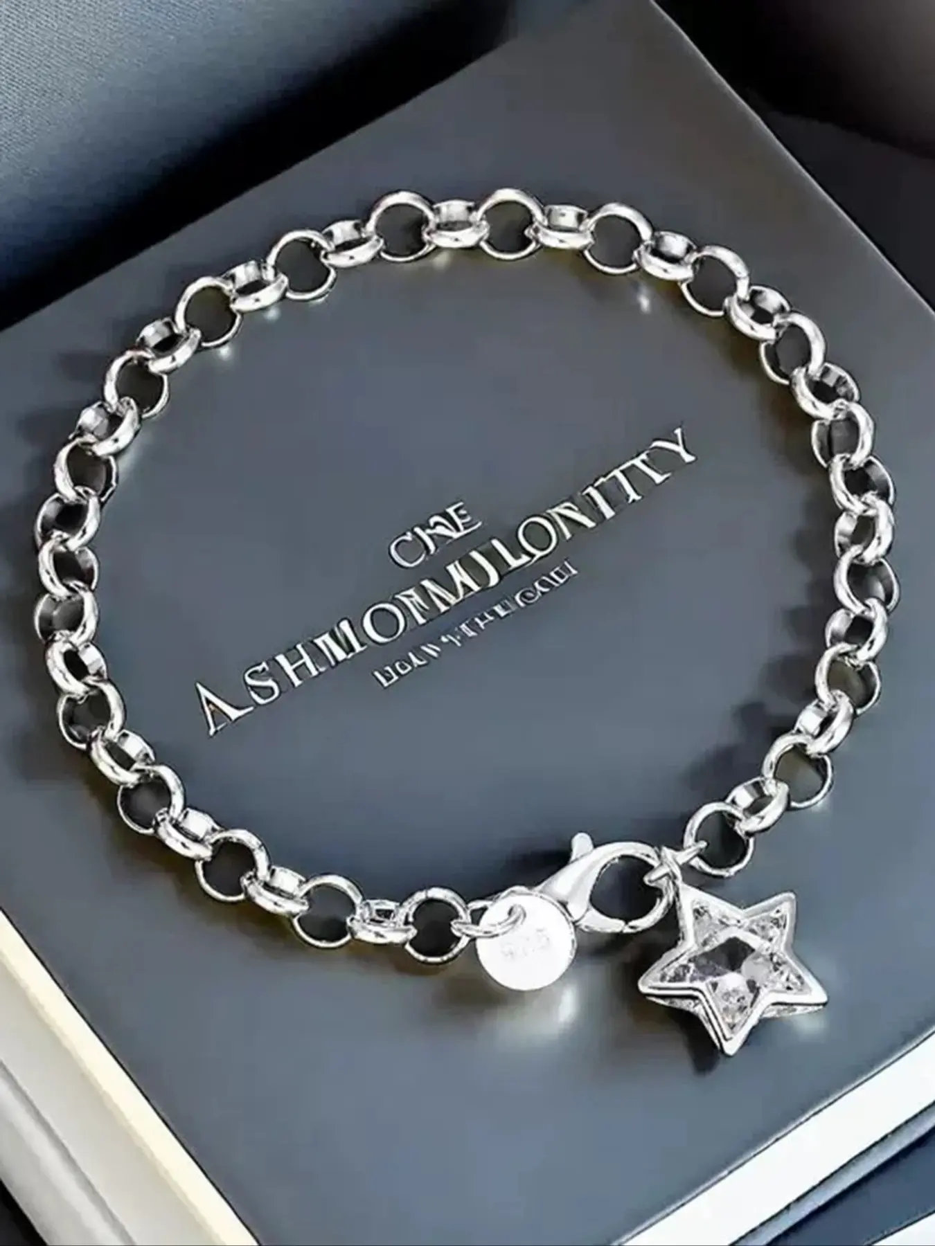 Stylish and exquisite trendy bracelet with a five-pointed star crystal pendant, a beautiful piece of jewelry suitable for women, Fashionable Bracelet, High Quality Bracelet, Bracelets Jewelry