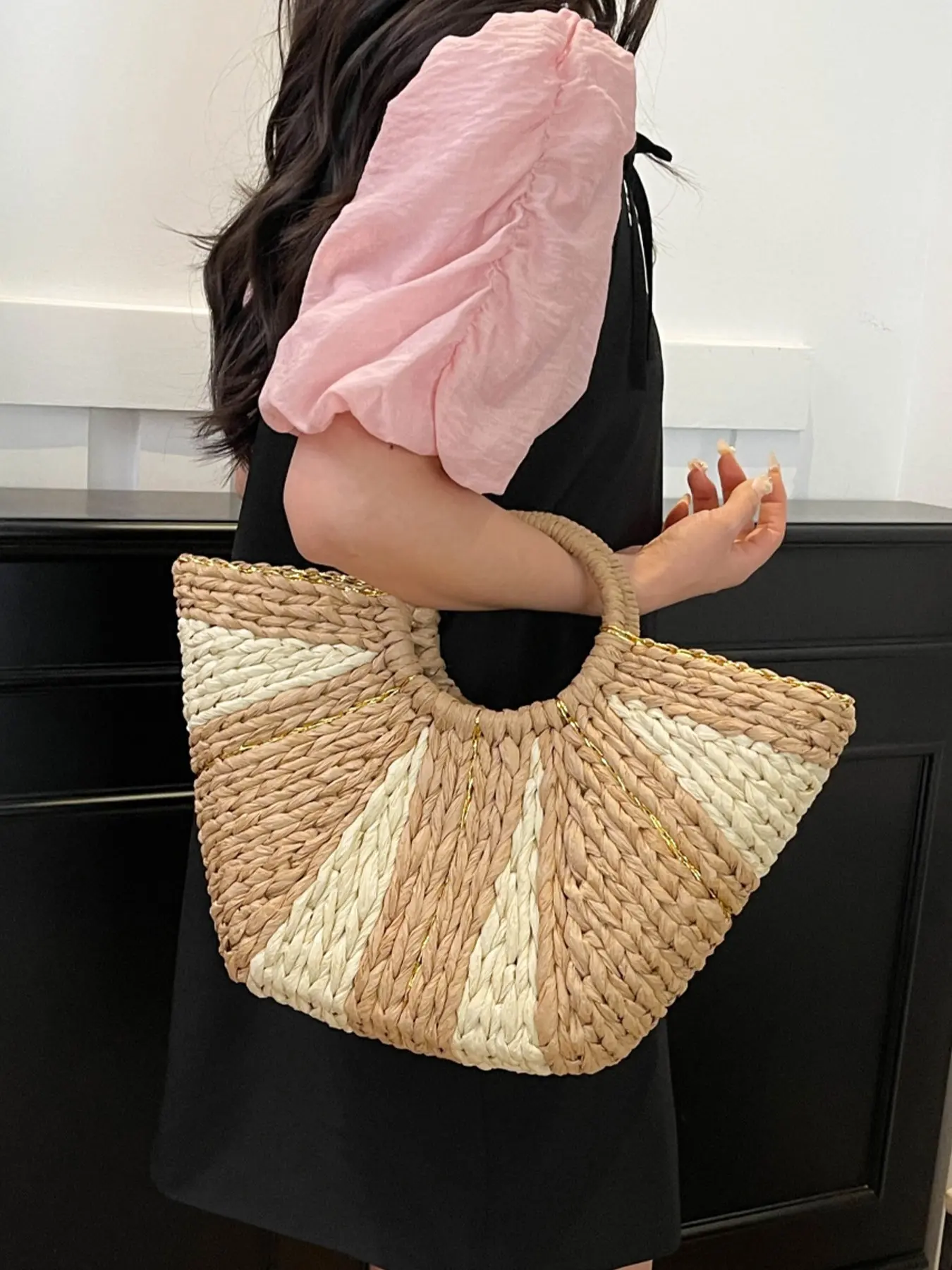 1pc Straw woven vintage handbag for women, Bohemian style casual trendy Lafite grass bag, large capacity summer beach bag with gold thread decoration, vegetable basket for vacation commuting, Boho Shoulder Bags, Casual shoulder purse