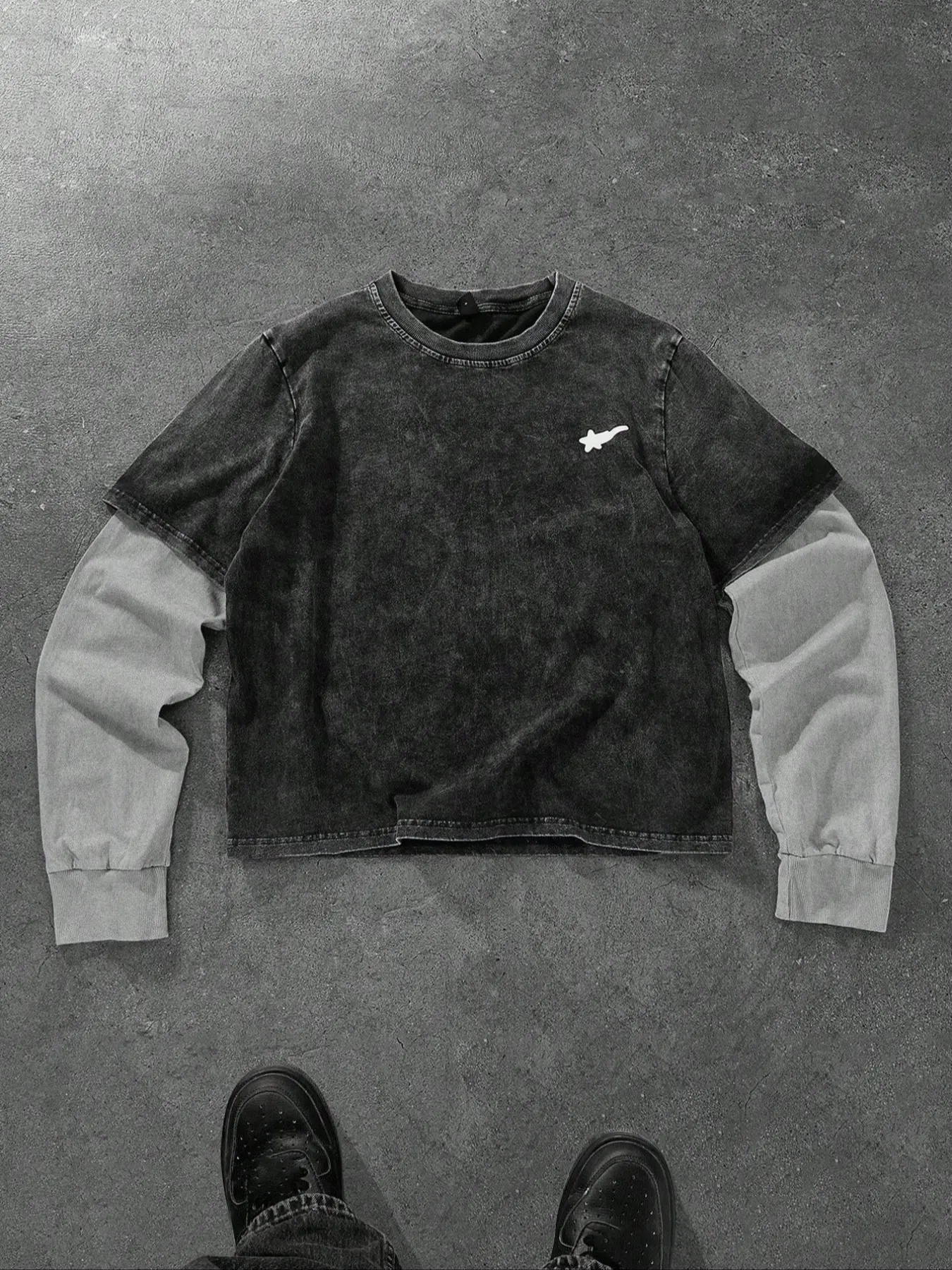 Men's washed distressed faux two piece, Long sleeve, simple pattern, crew neck pullover, sports casual Activewear, Casual streetwear looks, everyday wear, commuting, vacation, back to school, unisex, emo style, 2000s style, Vintage, fall, Sweatshirts
