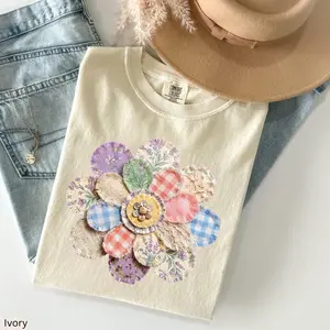 Comfort Colors® Faux Quilted Patchwork Daisy Shirt, Floral Graphic Tee Vintage Aesthetic Flower Top Cottagecore Patchwork Shirt Spring Shirt