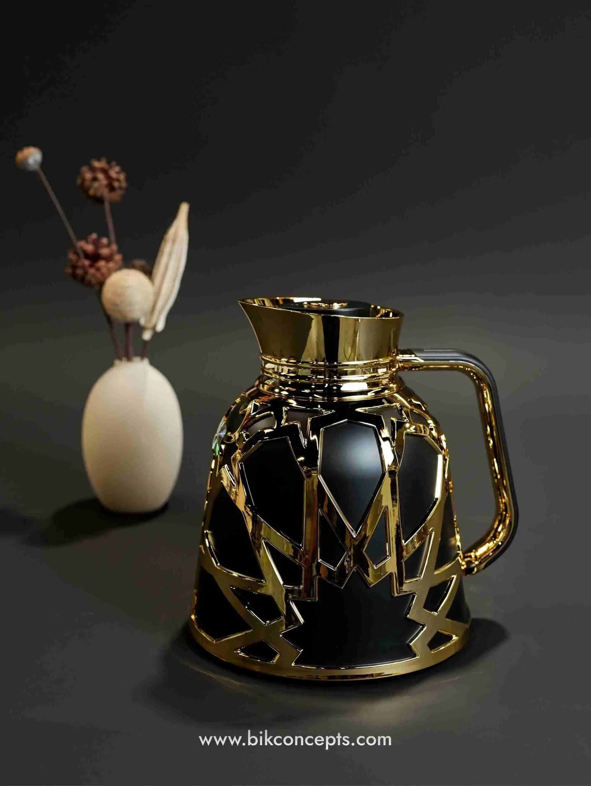 Luxury Gold & Black Insulated Carafe Jug - 1L Designer Thermal Flask for Coffee Serving, Easy-Pour Glass Drinkware, Jugs, Tea