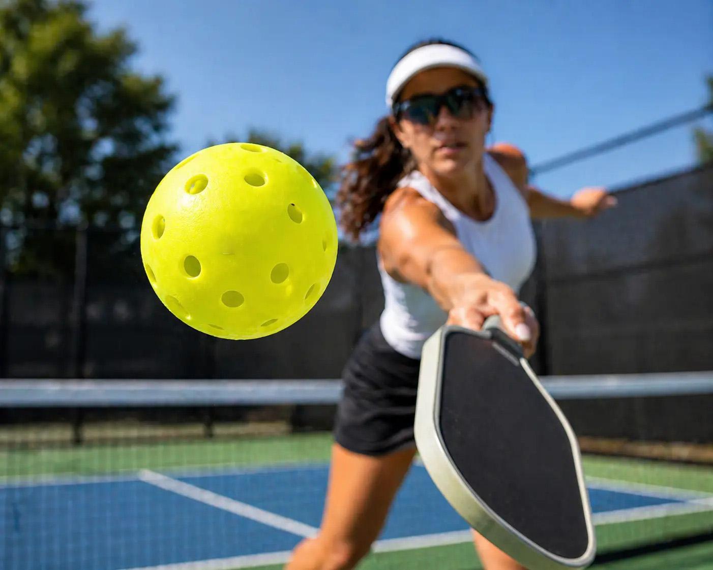 5PCS Outdoor Pickleball Balls Set, 40 Hole High Bounce Pickleballs for Beginners & Pros, Durable TPE Training Balls for Indoor Outdoor Court Games, Multi Color Sports Accessories for Practice & Competition