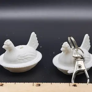 White Roasting Hen Keychain 3D Print - Vibrant Colors & Detailed Design for Unique Accessory