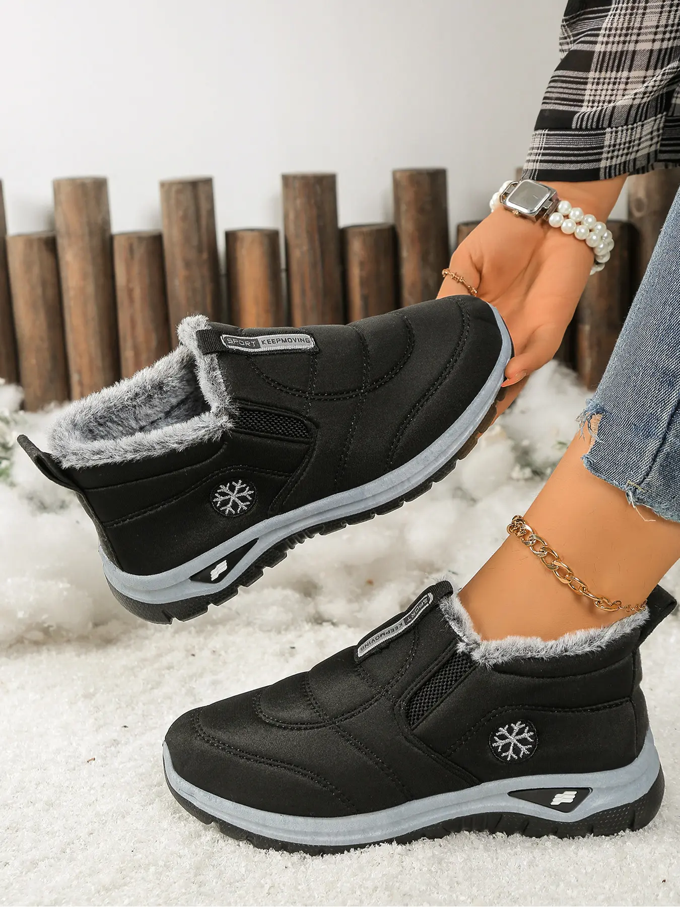 Velvet warm cotton shoes, slip resistant and comfortable casual shoes for one foot, Women Walking Shoes Rubber