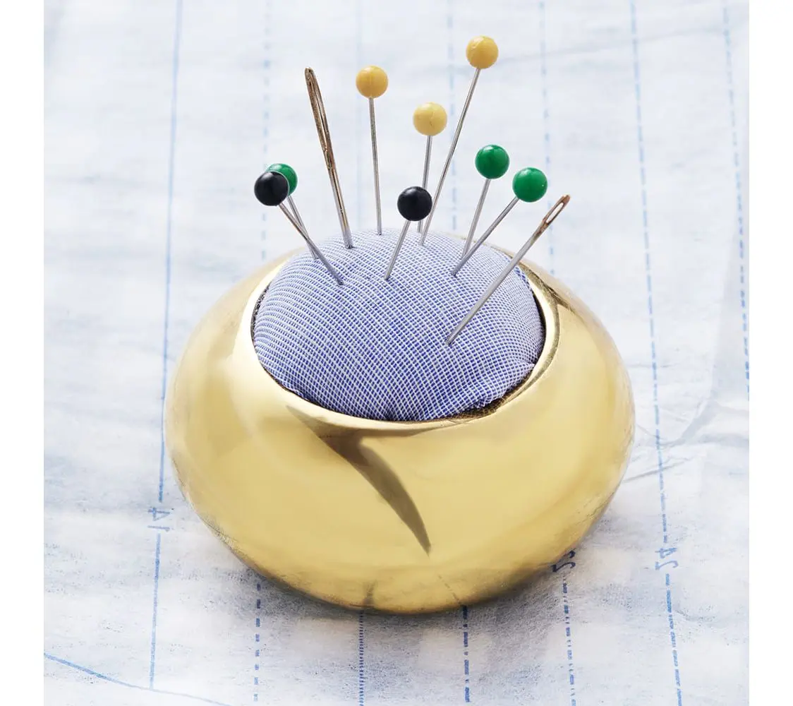 Kings County Set of 4 Brass Pincushions & Patte rn Weights