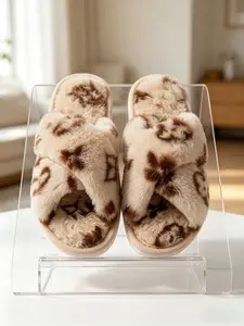 Luxurious Leopard Print Plush Slippers, Soft Non-Slip Sole, All-Season Casual Footwear, Comfortable Home & Outdoor Wear, Fuzzy Warm Slippers