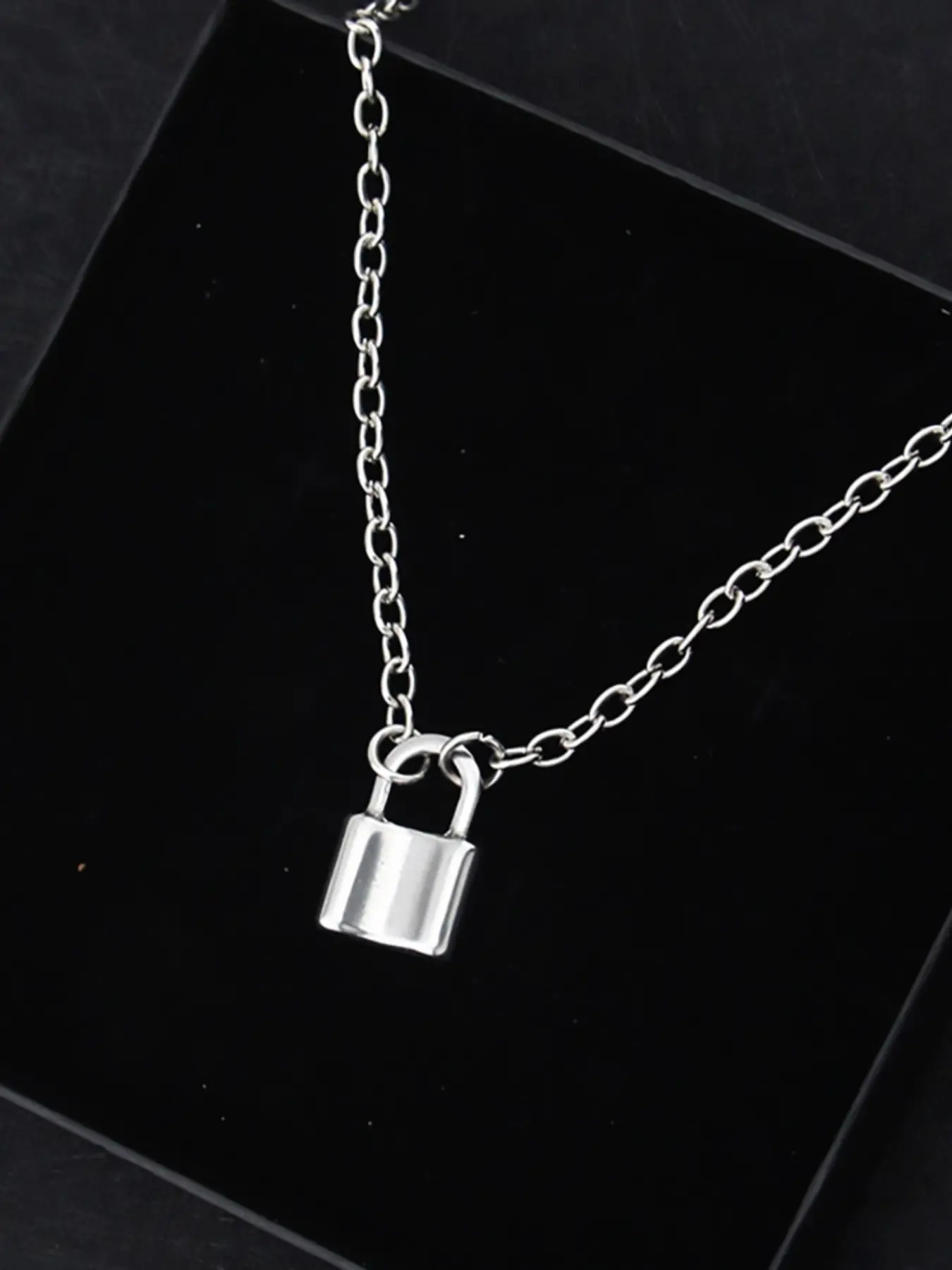 European Punk Hip Hop Stainless Steel Lock Pendant Necklace, Creative Chain Print Unisex Jewelry, All-Season Accessory, Perfect for Fall & Winter, Fashionable Jewelry Accessories