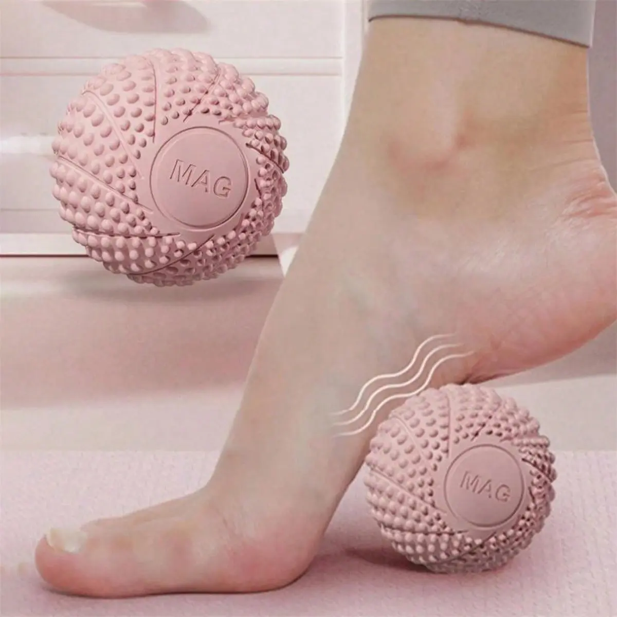 1 piece of rotatable magnetic therapy TPE peanut massage ball suitable for yoga and fitness, helping to relax the foot, back, neck, and waist, Fascia Release Tools, Body Care Tool, Fascia Reliever
