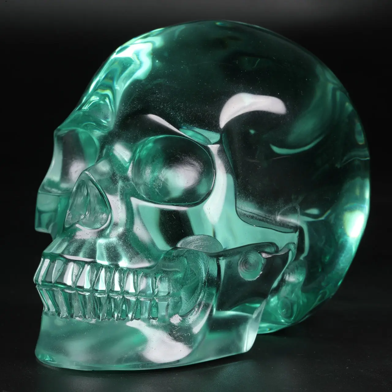 Lucas Live Exclusive Link 02 Artificial Colored Mr.Skull - Non-Natural Crystal Decorations, Gemstone Home Ornament for Healing, Artificial Crystal, Crystal Home Decor