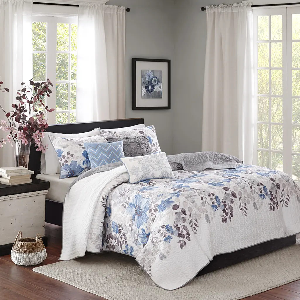 Multi-Breathable Durable Watercolor Floral Reversible 6-Piece Bedroom Bedding Set - Includes Decorative Throw Pillows, Ideal for Bedroom Decor