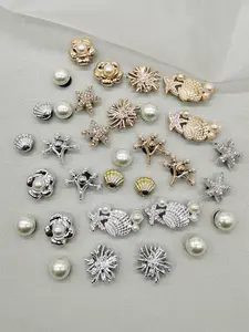 16PCS Ocean Theme Golden Silvery Resin Shell Seaweed Shoe Charms, Footwear, Shoe Decoration, DIY Decor Rhinestone Starfish Clog Shoes Buckles Accessories Faux Pearl Flower Shoe Clip Fit Women Sandals Slides Slippers Beach Bags Party Gifts