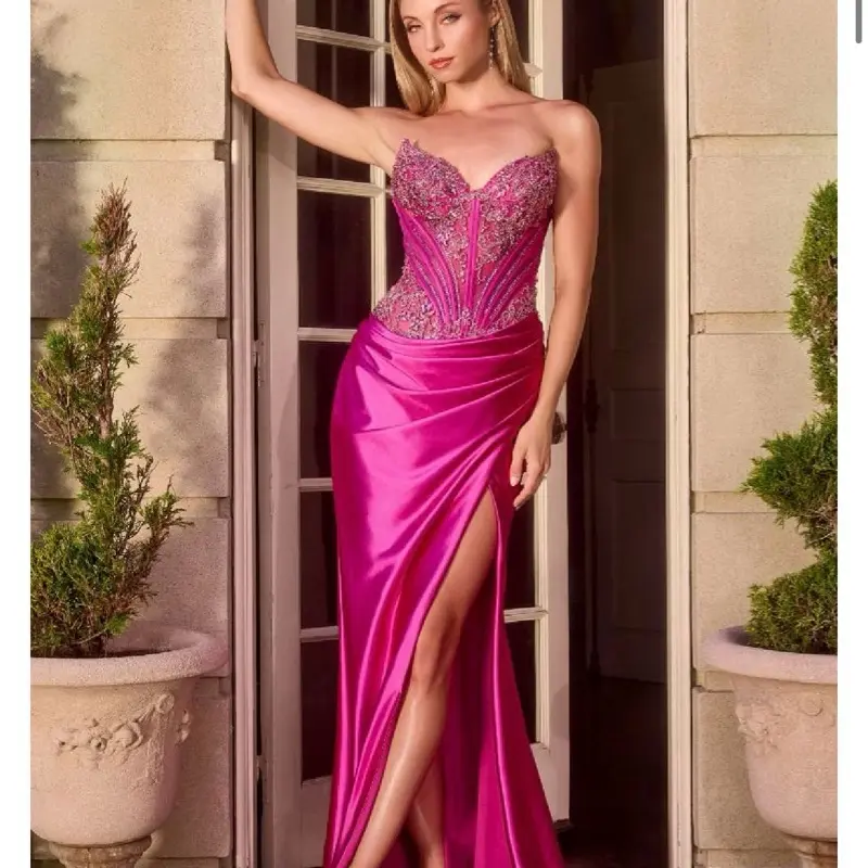 Strapless sweetheart neckline Gown