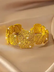 Fashionable and exquisite geometric pattern bracelet. Hollow out design, adjustable tennis bracelet jewelry, copper plated 24k women's jewelry, suitable for girlfriends, exquisite gifts for friends, daily gifts, Valentine's Day, weddings