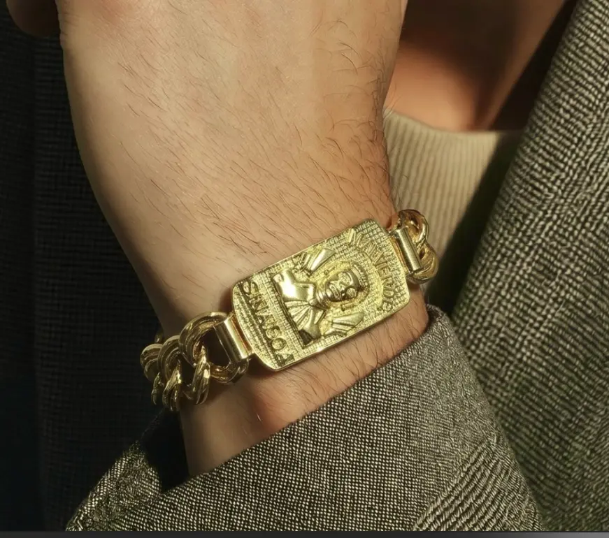 Pulsera para hombre 21cm de largo aproximadamente en oro laminado