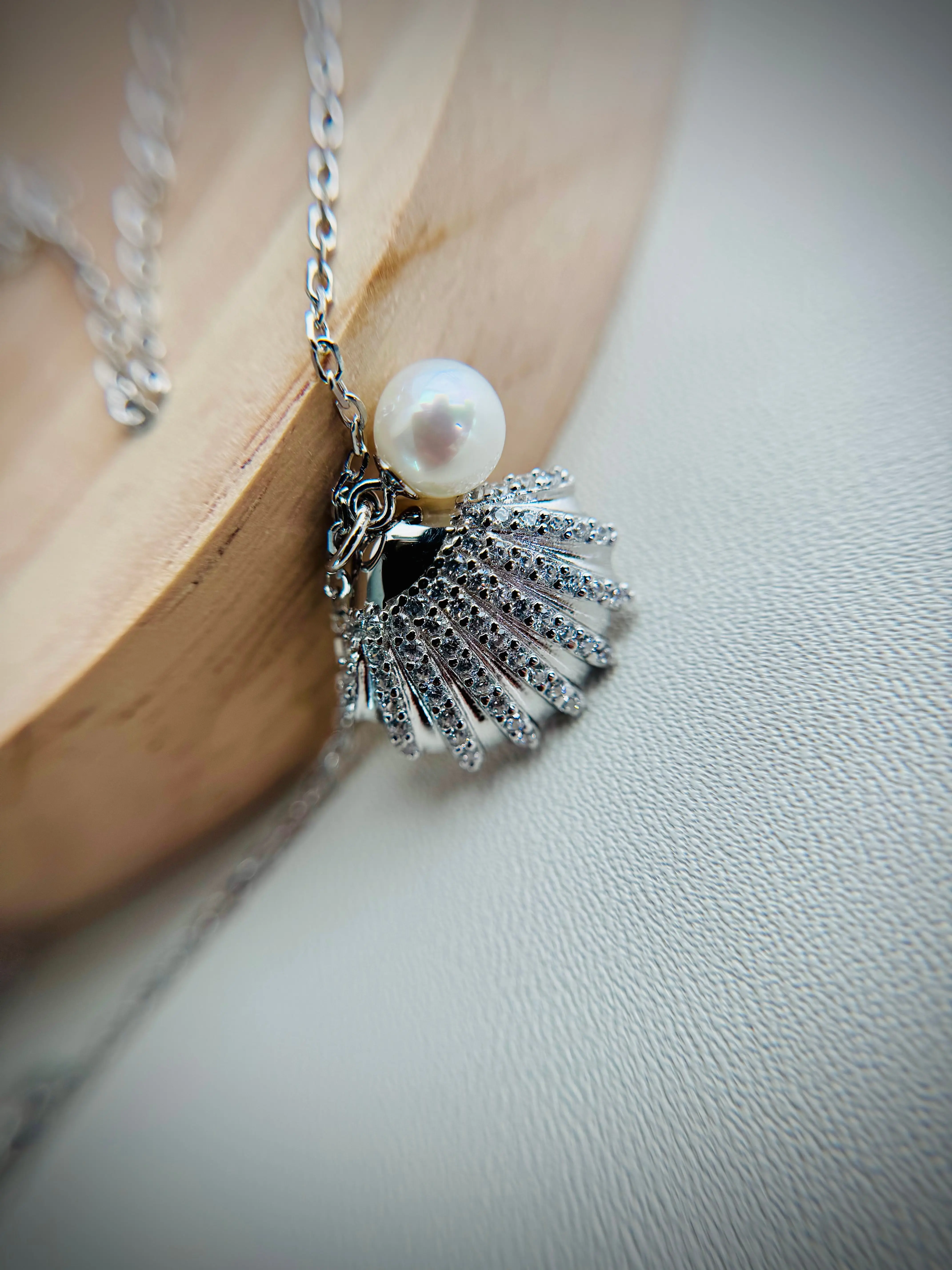 Isla necklace