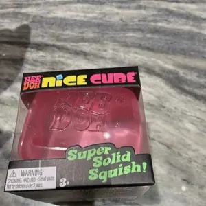 NeeDoh Cube Nice Cube - Satisfying Cube Squeeze Toy - Soft Squeeze Toy in Assorted Colors - Fun for Ages 3 and Up Limited Edition