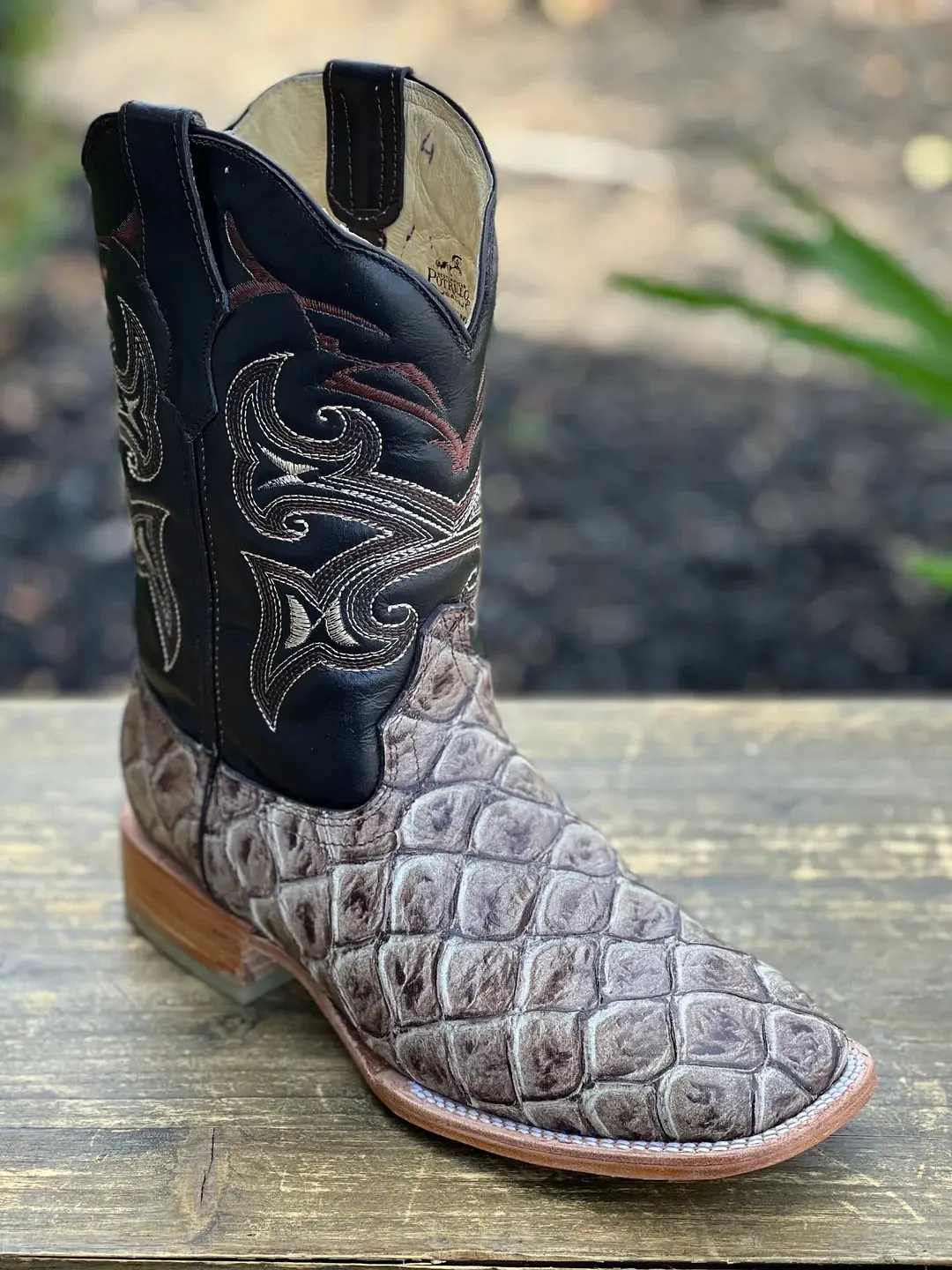 PIRARRUCU PRINT DESERT OFF WHITE WIDE SQUARE TOE COWBOY BOOTS