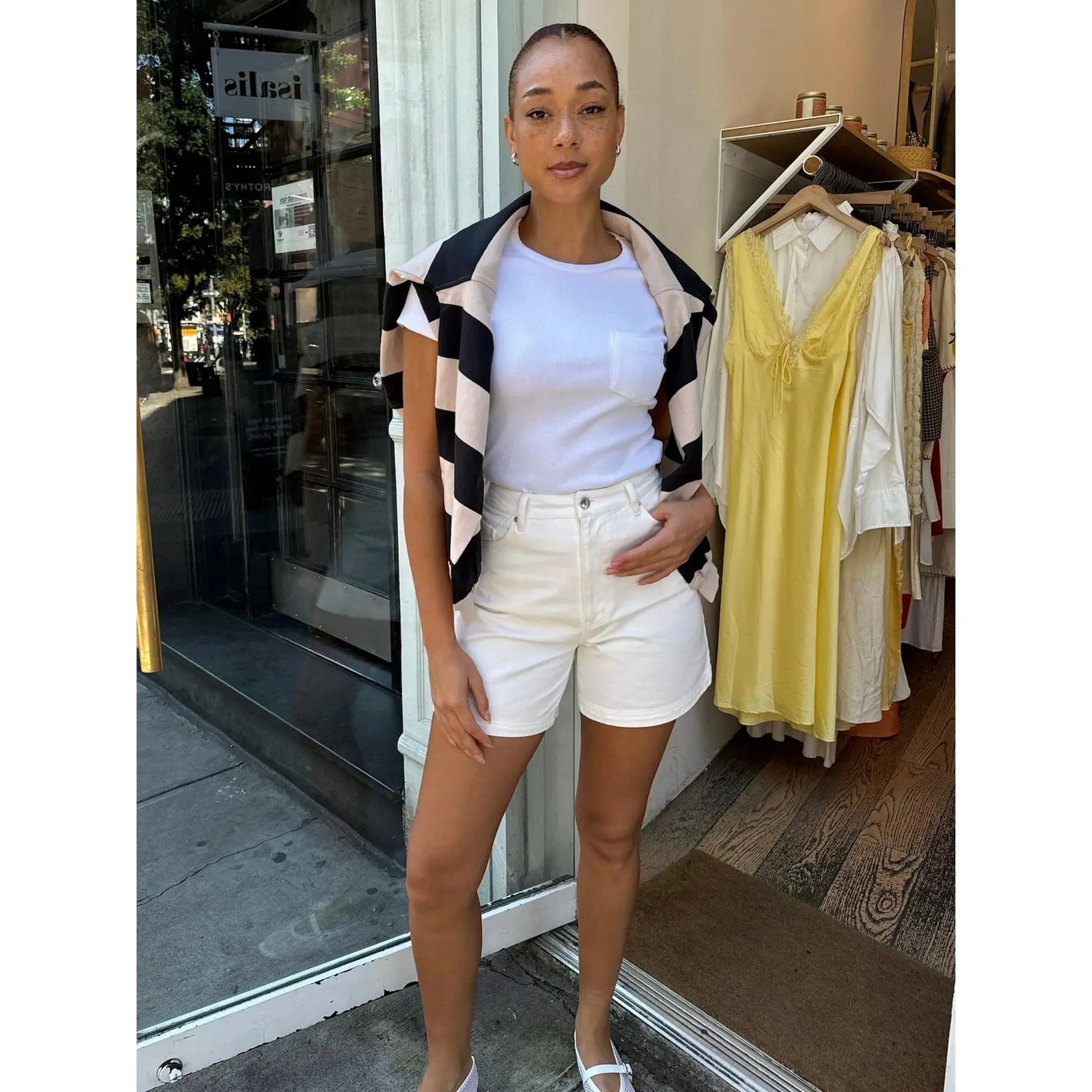 Brody Short in Vintage White