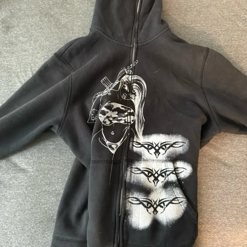 Vintage Men's Zipped Hoodie with Unique Tribal Design and Chain Graphic on Front
