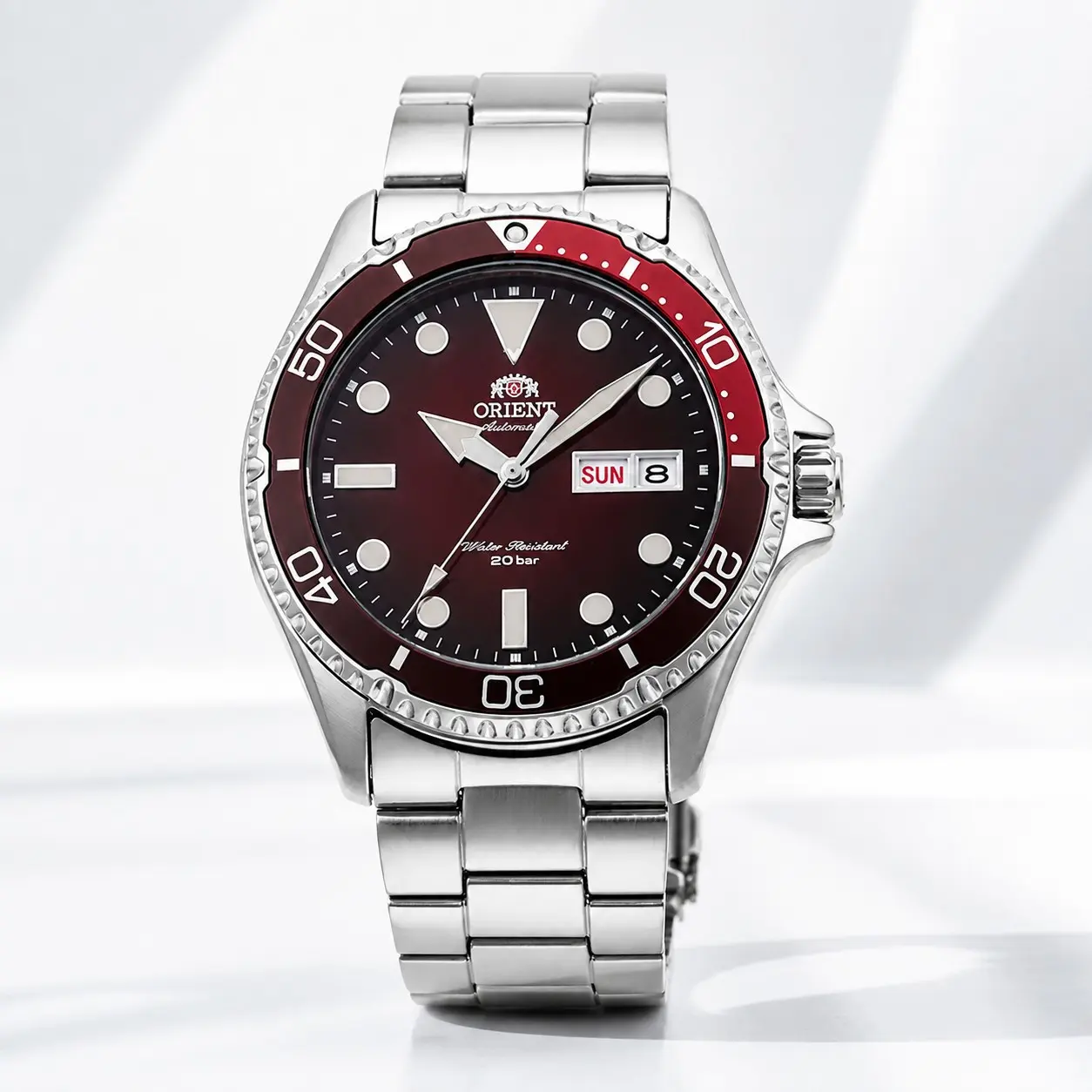 ORIENT Men's Automatic Dive Watch, Gradient Dial, Rotating Bezel, Luminous Indexes, Day & Date Display, 20 Bar Water Resistance, Stainless Steel Bracelet. Classic diver style, fits daily life and outdoor activities, stylish gift for men.