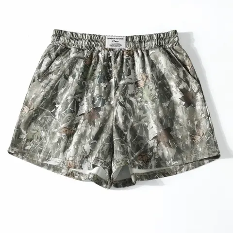 Retro Street-Style Camouflage Polyester Sports Shorts with Contrast Side Stripes, Loose Fit with Pockets, Available in Multiple Colors