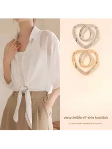 Hem knotting, heart-shaped pearl and rhinestone buckle, scarf buckle, versatile fastener for shirts and T-shirts.