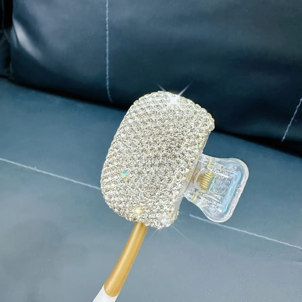 High-End Rhinestone Toothbrush Cover, Plastic Toothbrush Protector for Bathroom & Trave, Easy Storage, Essential Home Accessory