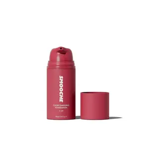 Smooche Color Changing Makeup Foundation - Skin Tone Adapting Liquid Foundation for Women, Self-Adjusting Natural Finish, Blurs Imperfections & Fine Lines, SPF 15, All Skin Types, 1.01 Fl Oz