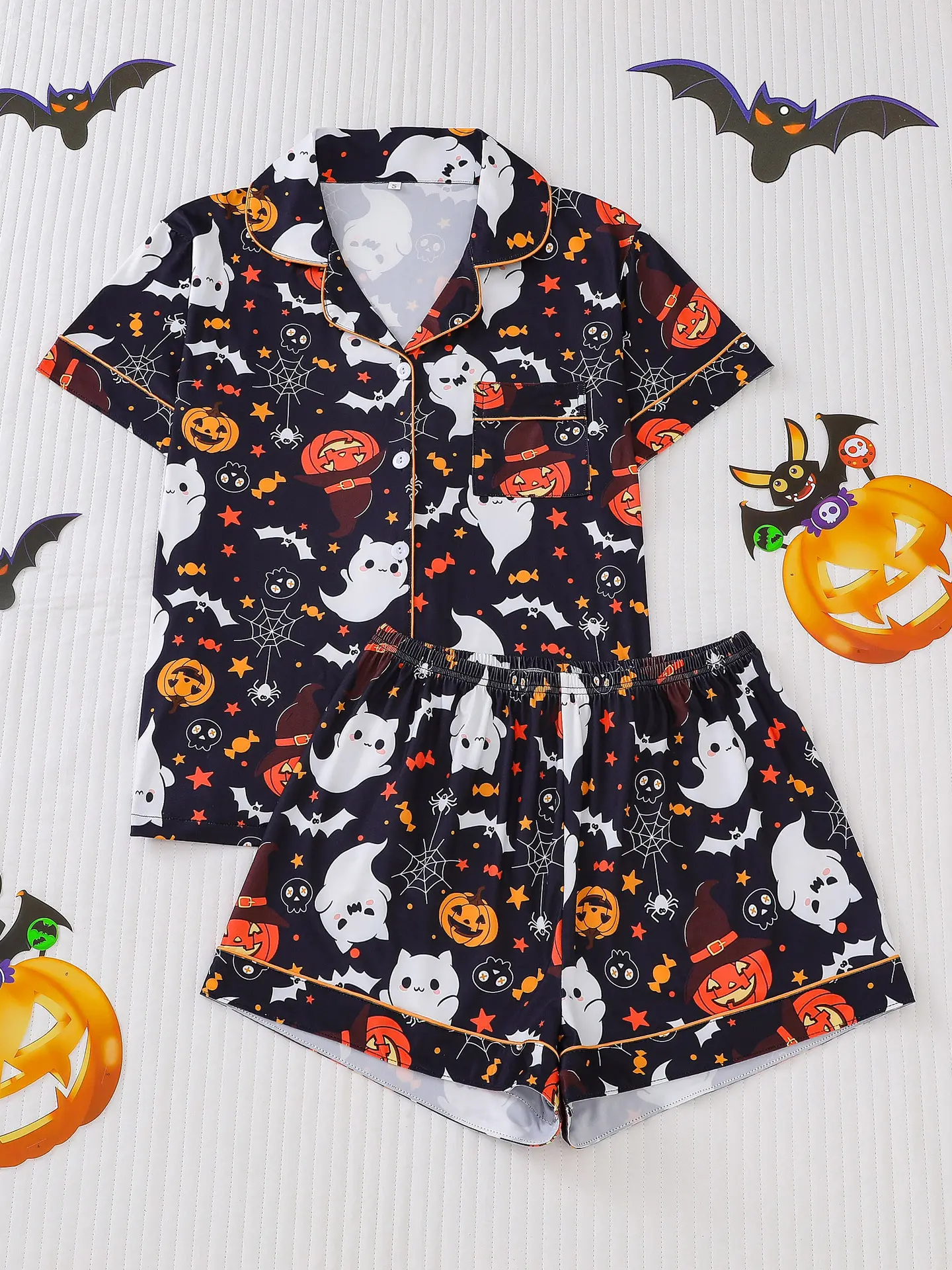 Women’s Halloween Pajama Set, Ghost Pumpkin Bat Print Lapel Neck Short Sleeve Top & Shorts Pj Set, Casual Comfy Sleepwear Loungewear