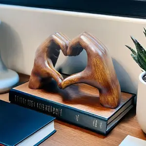 Wood Grain Design Resin Ornament, 1 Count Heart Shaped Hand Design Modern Desktop Decoration, Desk Ornament for Home Office, Sculpture Desk Decor