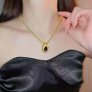 Vintage Diamond-Studded Water Drop Necklace for Women, Antique Vintage Palace Style Choker, High-End Collarbone Chain