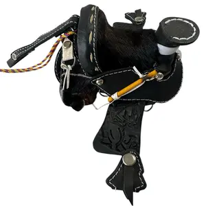 Mini Montura de Decoración con Diseño de Cuero Marrón con Detalles de Cuero y Correas