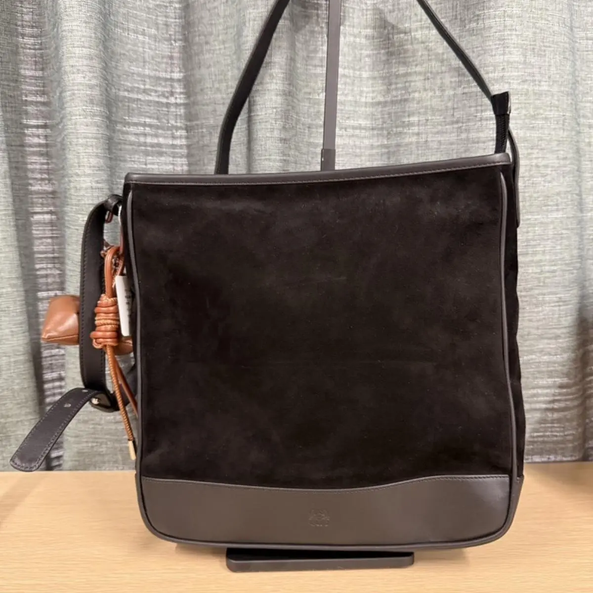Pre-owned Loewe As Shown Shoulder Bags Vintage Suede and Leather Shoulder Bag 28875