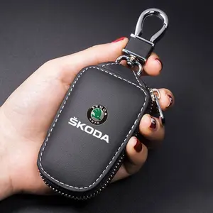 D-Type Leather Keychain Zipper Pouch with Metal Hook, Suitable for Skoda Models 2004-2012, Car Accessories for Roomster, Fabia, Octavia