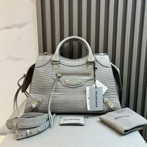 Pre-owned Balenciaga Leather Shoulder Bags 7.8'' R13969 Shoulder Bag C6841612473 0913 T1 Chloe