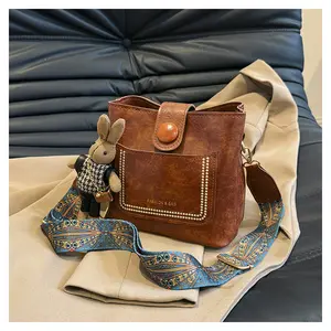 Vintage Small Bucket Bag, With Bunny Pendant Simplicity Small Crossbody Bag Adjustable Shoulder Strap Shoulder Bag
