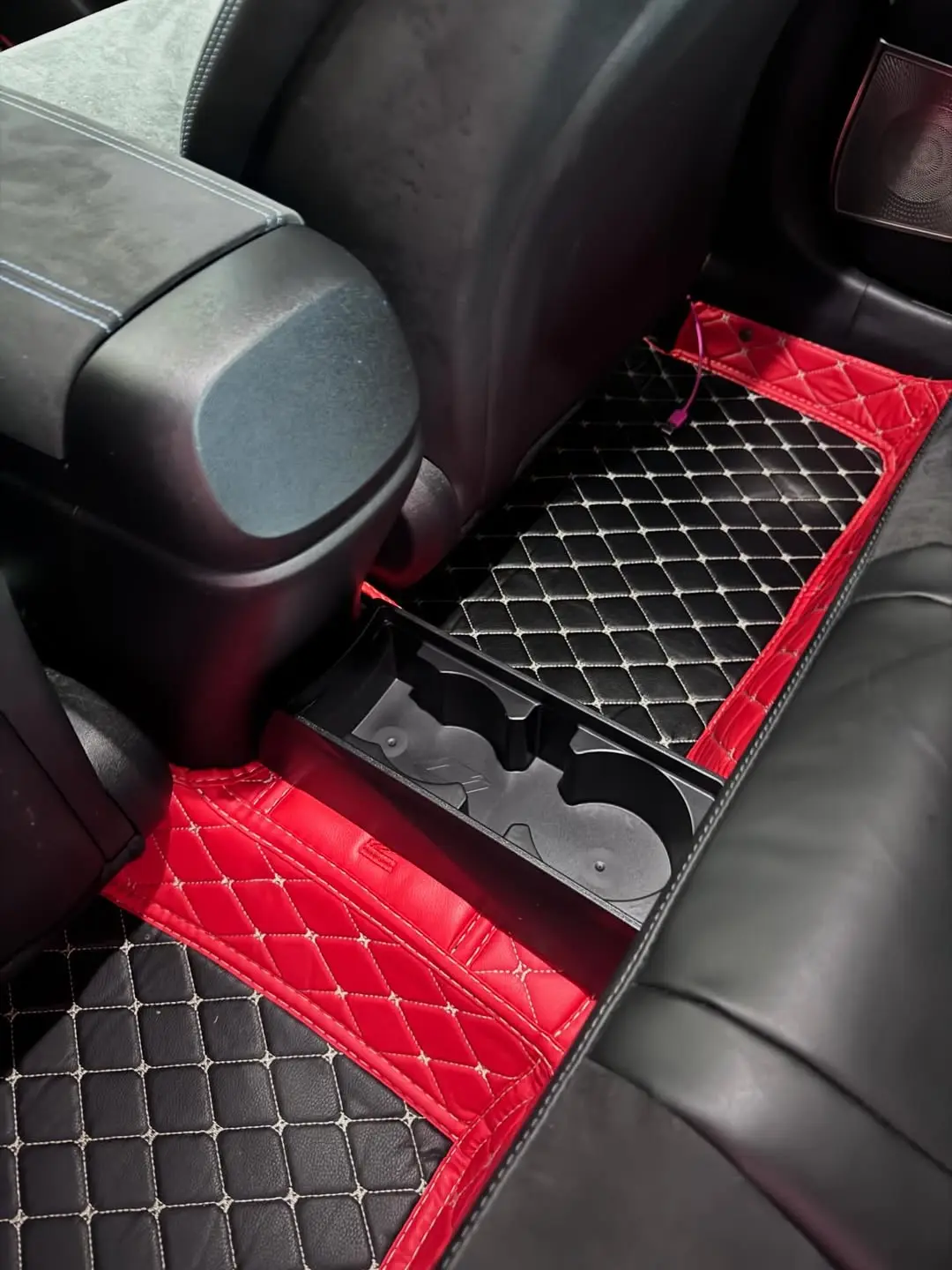 CN7 Hyundai Elantra / Avante / i30: OEM+ Rear Cupholder