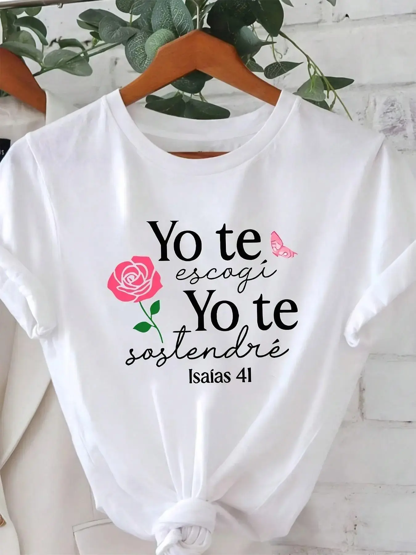 Women's Spanish-Themed Digital Print Graphic Tee, Short Sleeve Round Neck Casual Fit Tshirt, "Yo Te Escogí Yo Te Sostené Isaías 41" Clothes, Multi-Size (Including XXL), Spring-Summer Top, Festival Gift