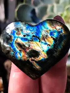 1PC/3PCS Rainbow Flash Labradorite Heart Carving, Crystal carvings, Polished Crystal Heart, Loose Gemstones, DIY Jewelry Making, Pocket Stone, Home Decorative Art, Unique Easter Valentine's Day Gift, The Ideal Choice for Crystal Enthusiasts